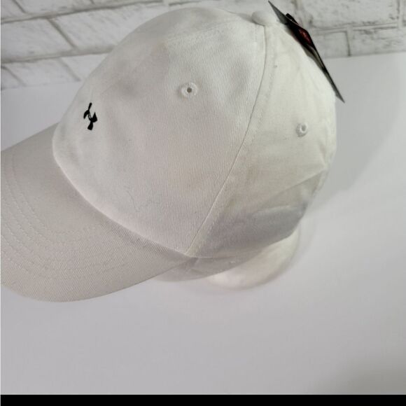 NWT Under Armour baseball hat - Picture 2 of 8
